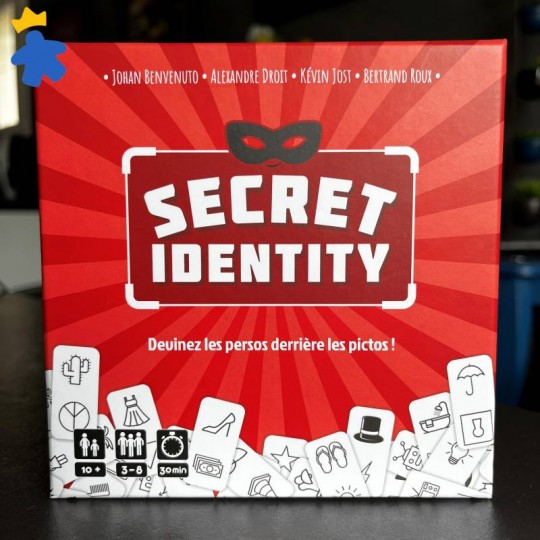 Secret Identity Nouvelle Édition - Funnyfox